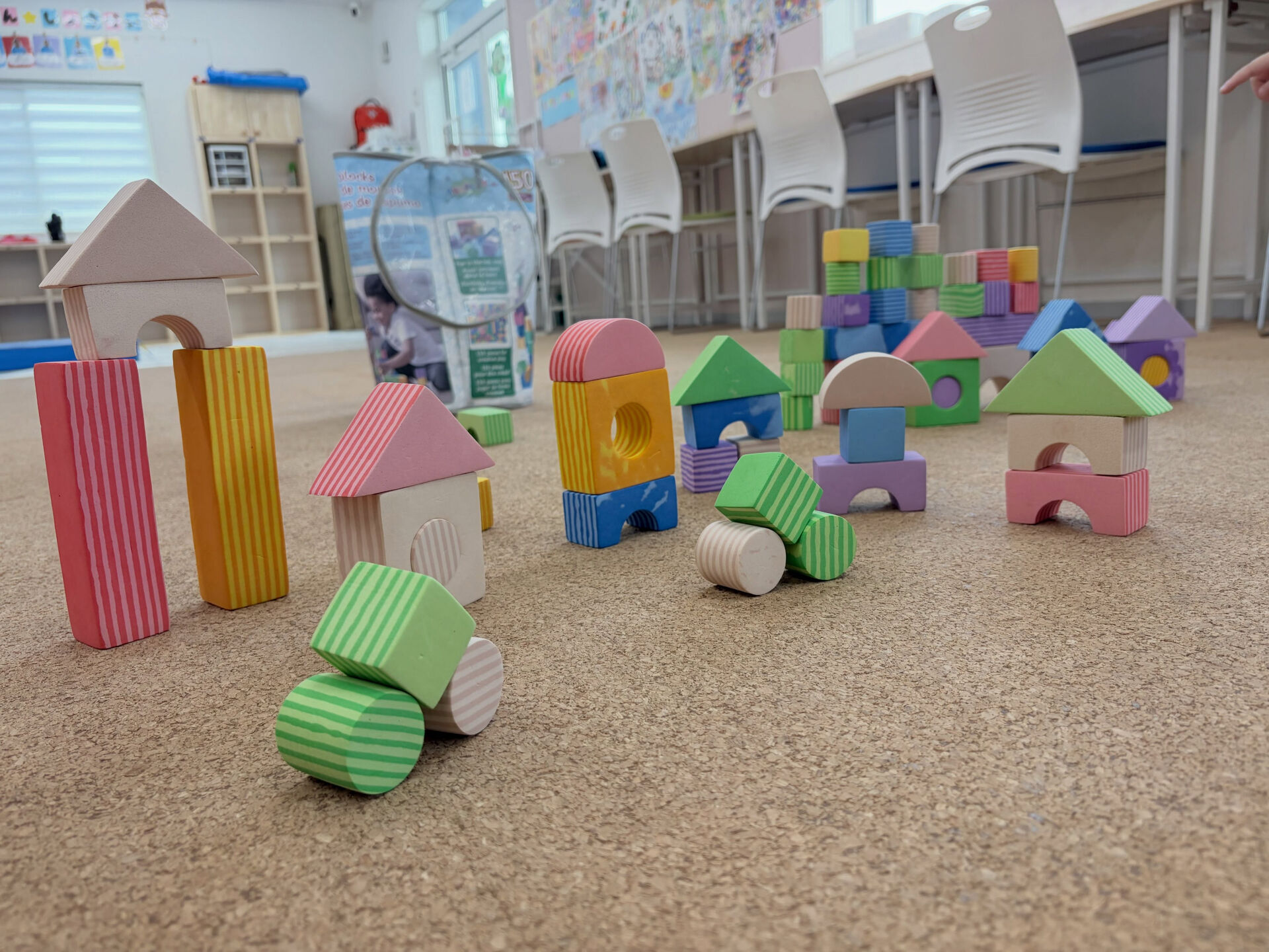 🏠✨ 積み木で楽しく指先トレーニング！